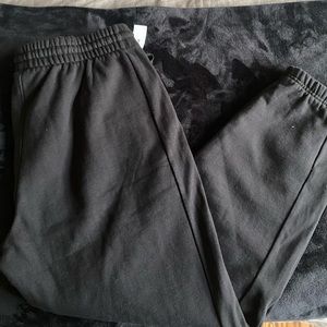 New with Tags Aritzia Boyfriend Extra Fleece Sweatpants